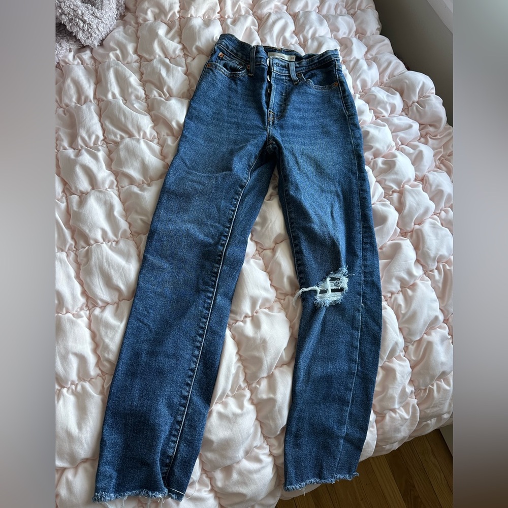 Levi Blue Denim Jeans Wedgie Fit high rise with frayed bottoms